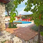 House Natasa 2133 Pula