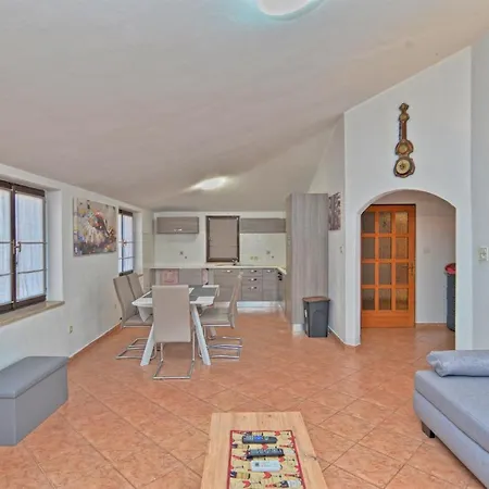 House Natasa 2133 *