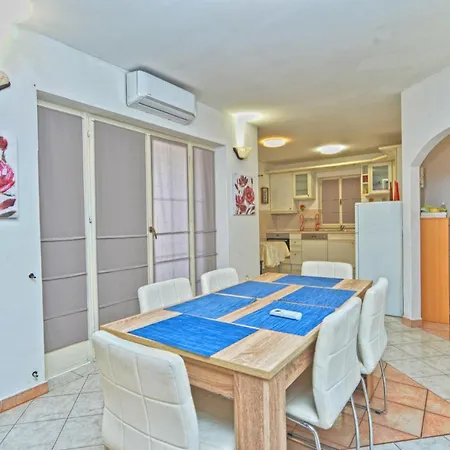 House Natasa 2133 *