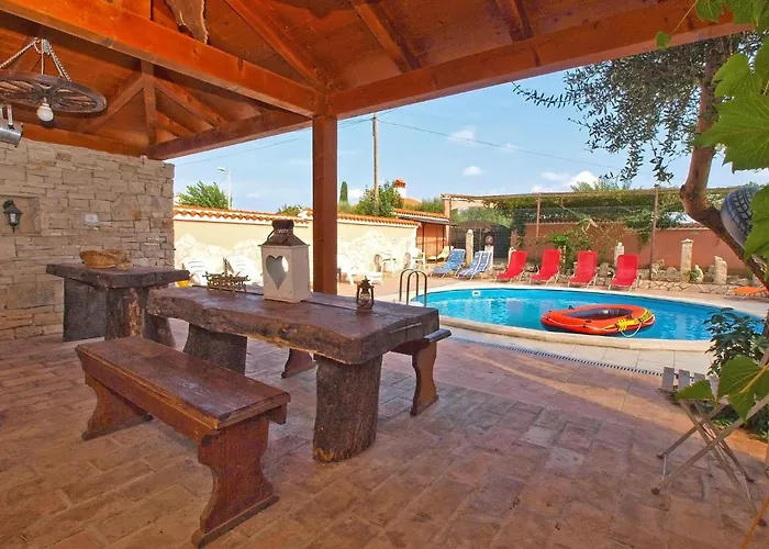 Vakantiehuis House Natasa 2133 *