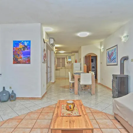 度假居 House Natasa 2133